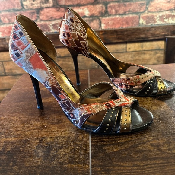 Guess Gwerinna-3 peep toe stiletto pumps size 9M - Picture 2 of 8